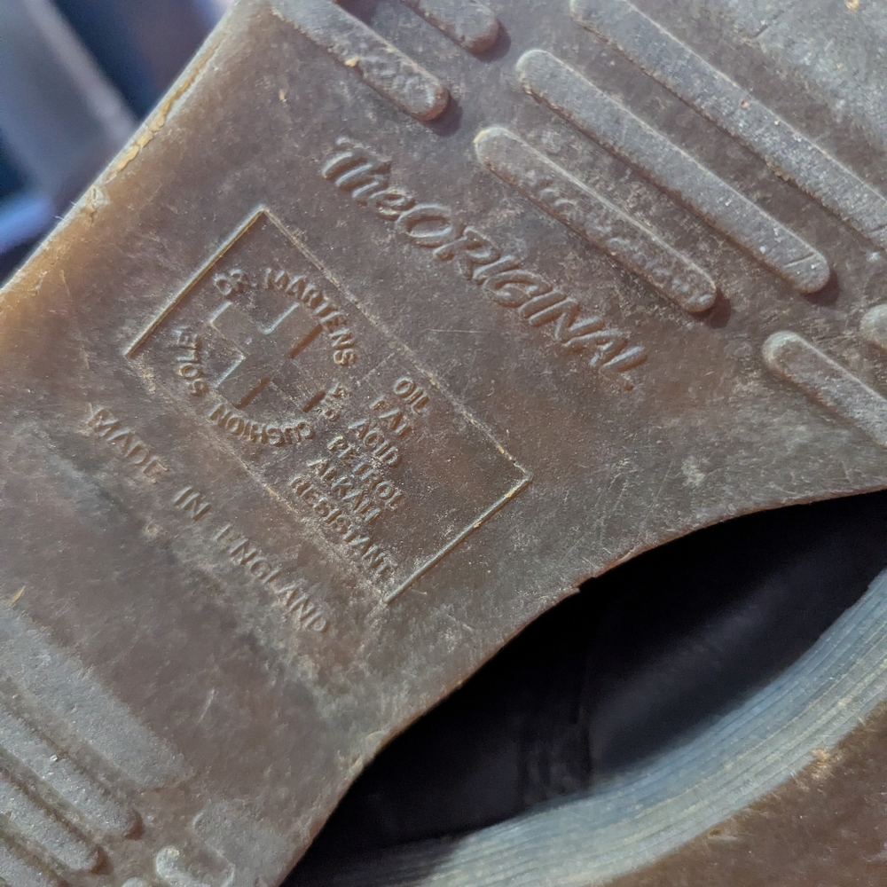 VINTAGE DR.MARTENS BOOTS - Picture 4 of 7